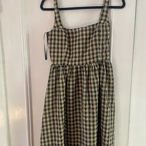 Princess Polly Tan and Black Checkered Maxi Dress 🖤💛🖤 - Picture 4 of 10